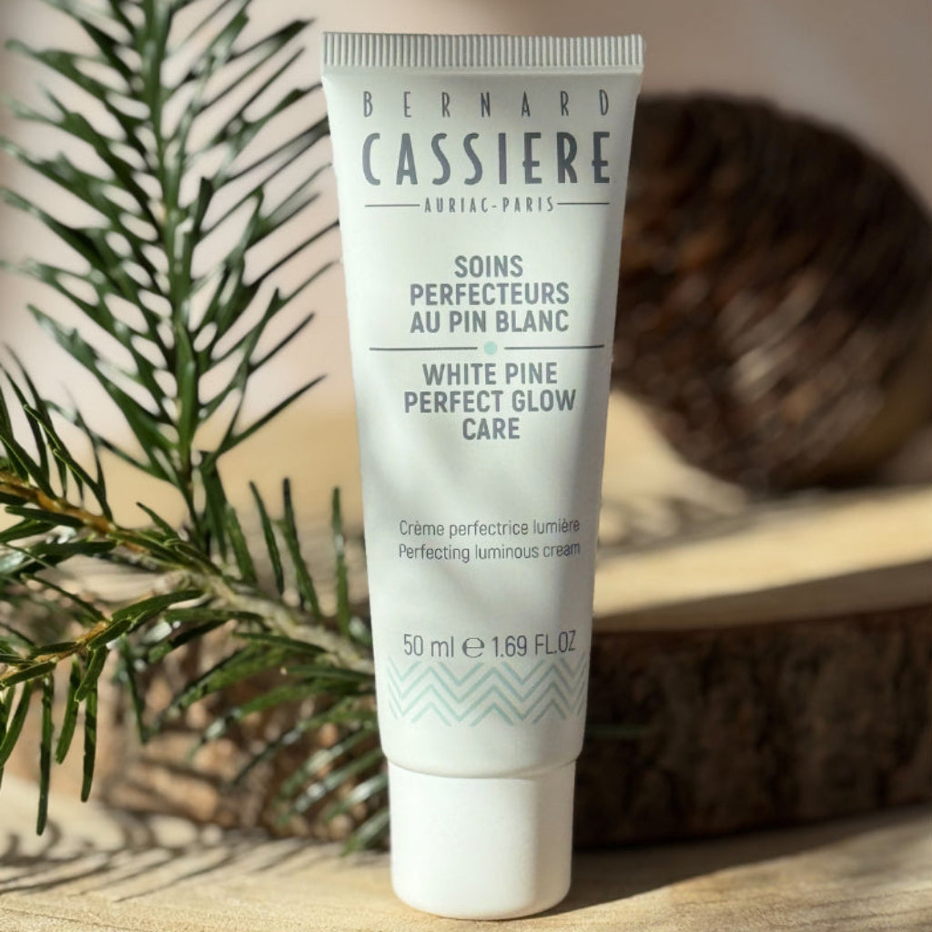 Tube of Bernard Cassiere Perfecting Luminous Cream for a more unifying, radiant complexion. Targets hyperpigmentation 
